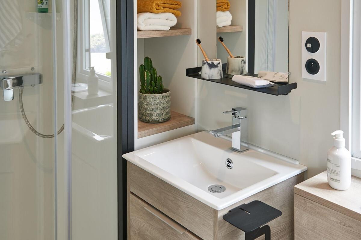 Frantheor Saint-Raphael 4 Etoiles Hotel Room photo